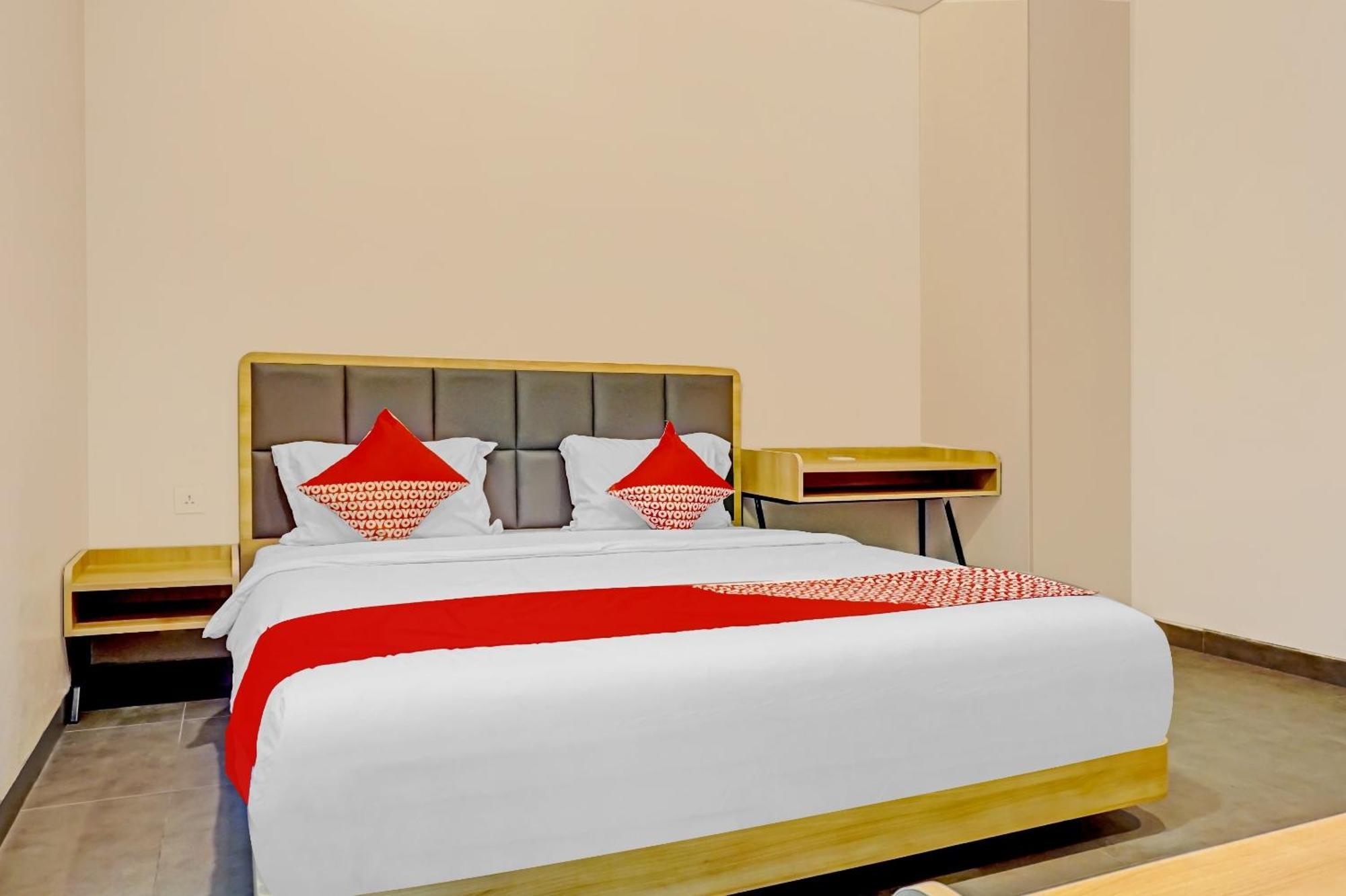 Super Oyo Capital O 90635 Tango Juliet Residence Jakarta Buitenkant foto