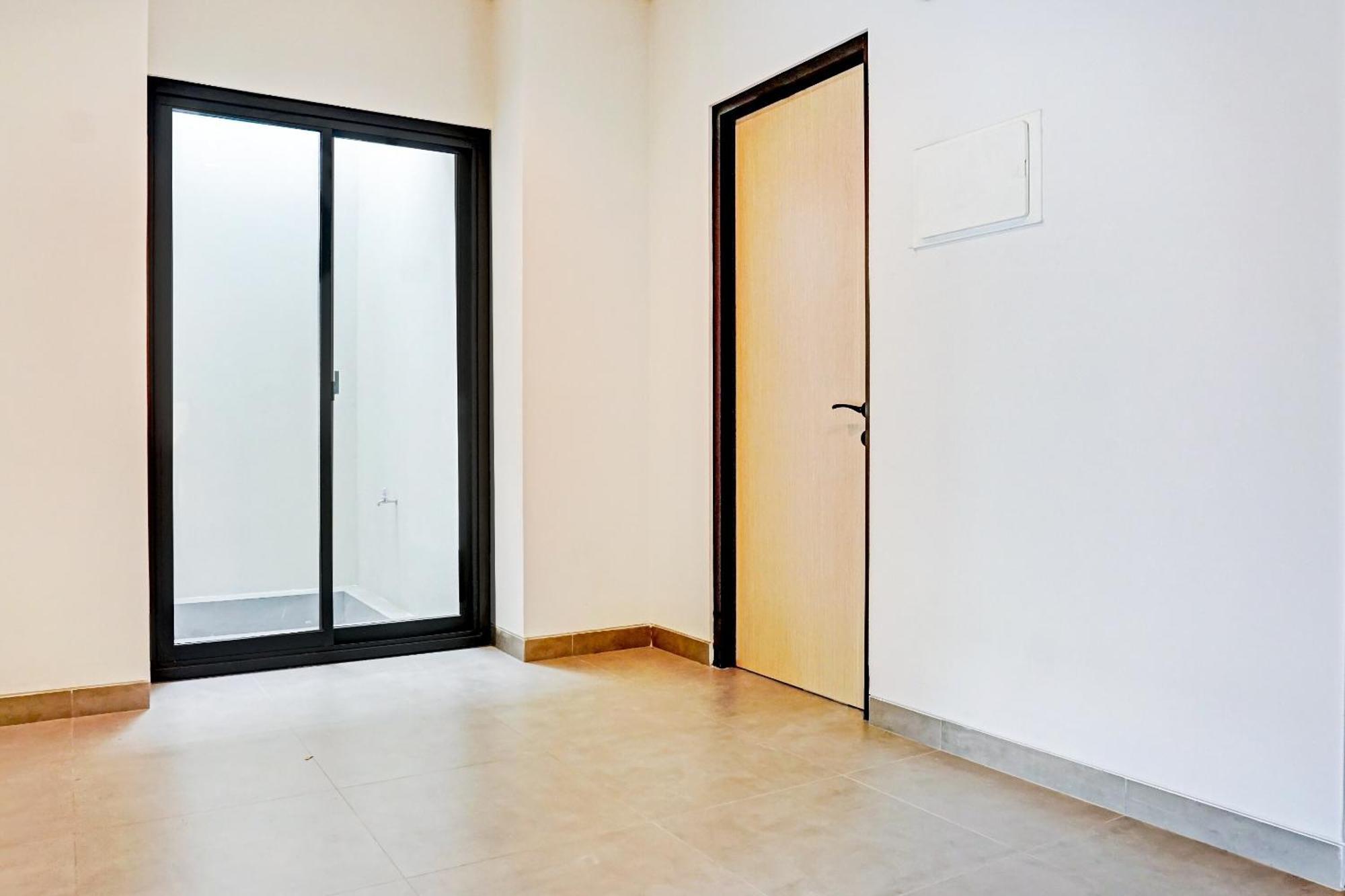 Super Oyo Capital O 90635 Tango Juliet Residence Jakarta Buitenkant foto