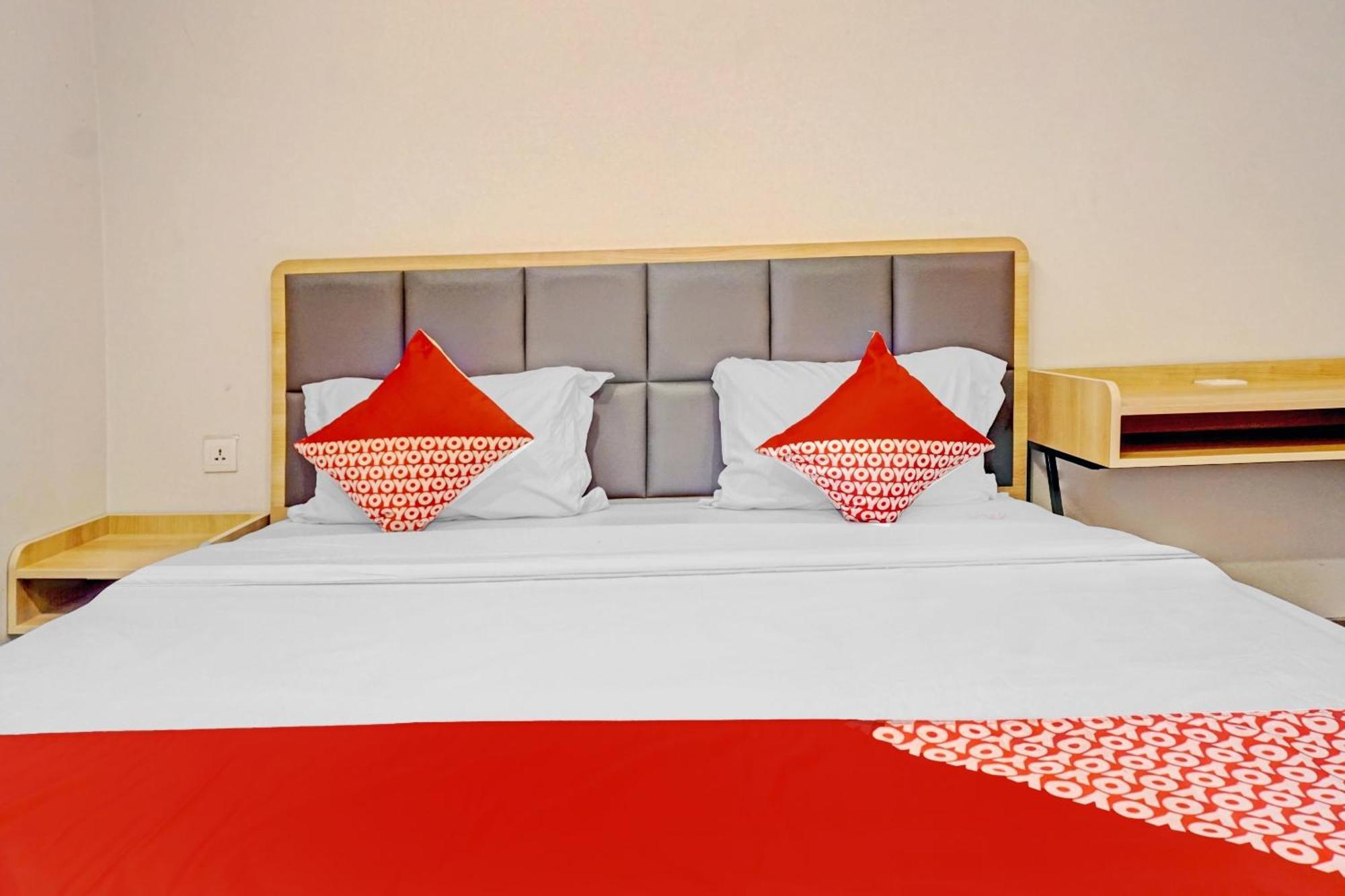 Super Oyo Capital O 90635 Tango Juliet Residence Jakarta Buitenkant foto