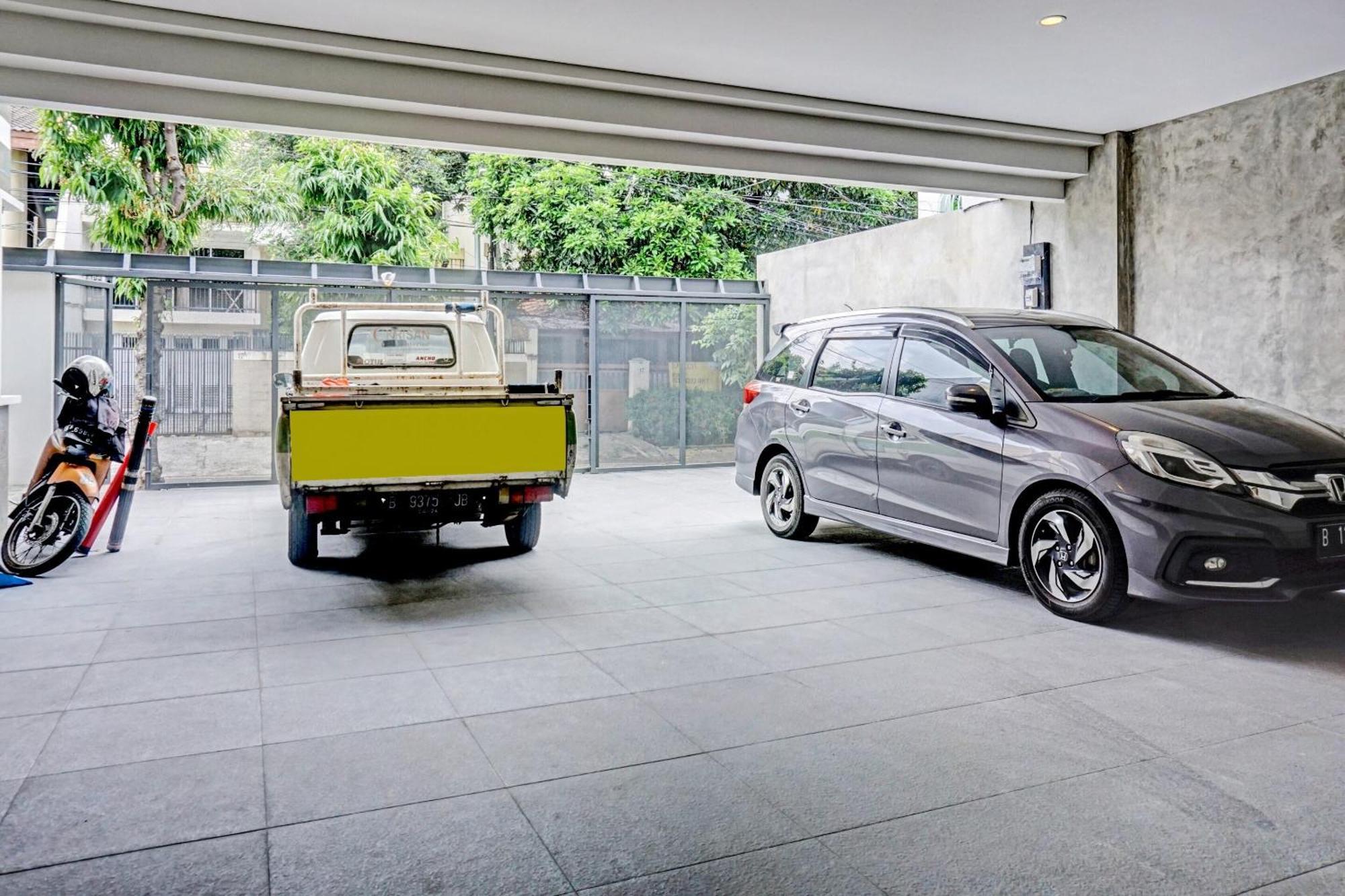 Super Oyo Capital O 90635 Tango Juliet Residence Jakarta Buitenkant foto